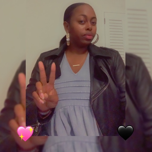 BELLA IS LIVE WITH HER SOLO SHOW (HOME OF NAME YOUR PRICE) 💜 - Picture 3 of 13